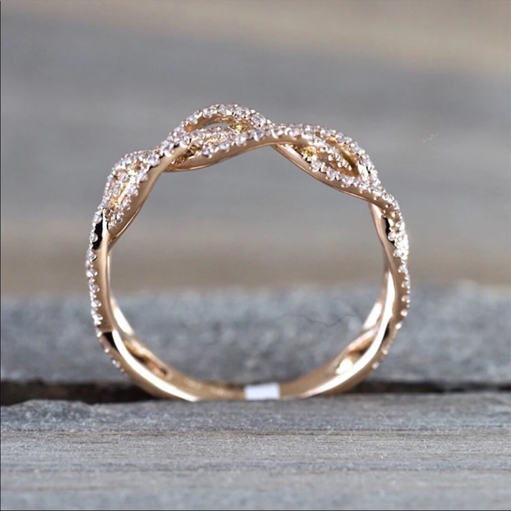 New Zircon Twist Geometric Ring Bride style female - Picture 4 of 5
